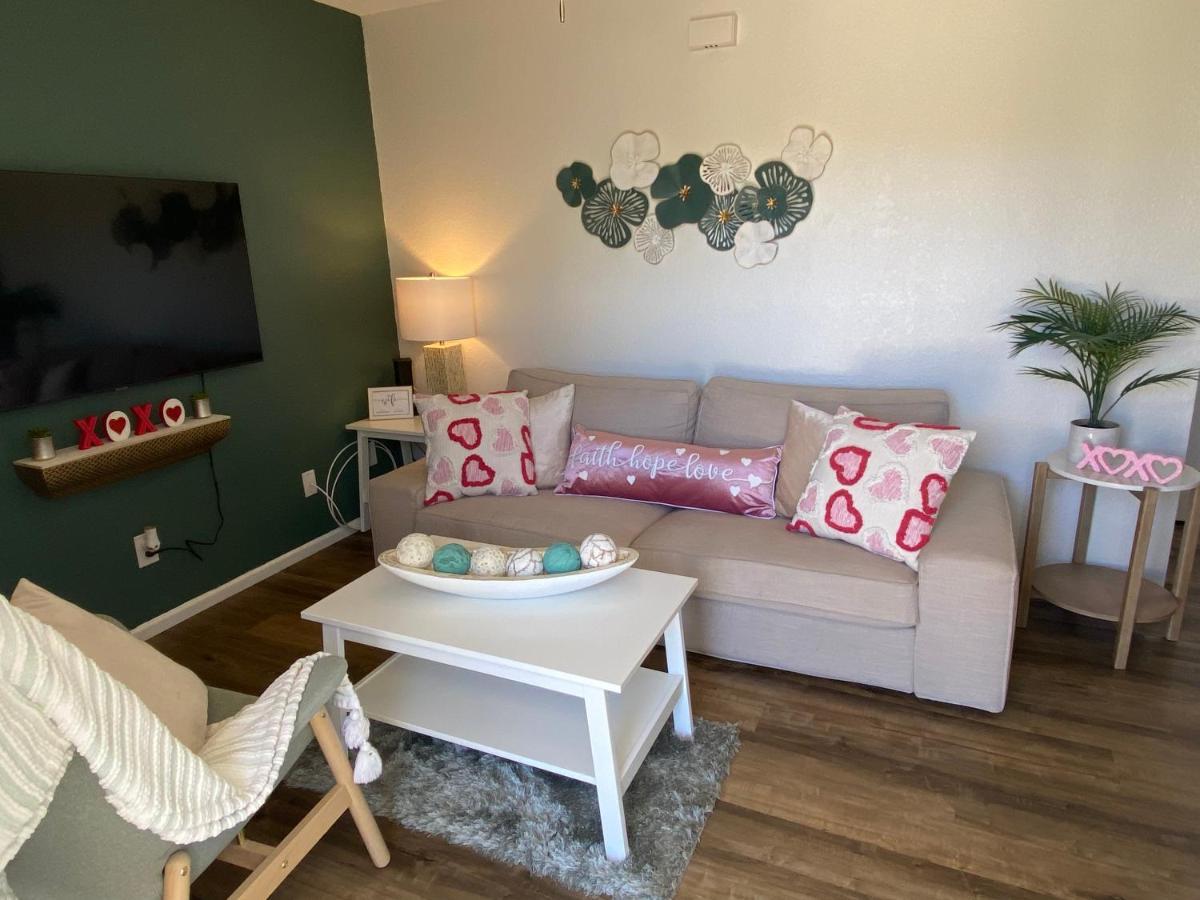 Contemporary 2-Bedroom Rental Unit อีเกิสพาส ภายนอก รูปภาพ